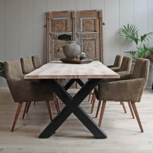 Eiken boomstam eettafel kruispoot zwart voorkant