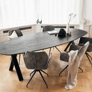 Deens ovaal eiken eettafel met Xah onderstel