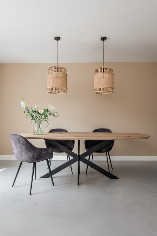 Deens ovaal eiken eettafel | Met stalen 3D spin poot | Tafelplein.nl