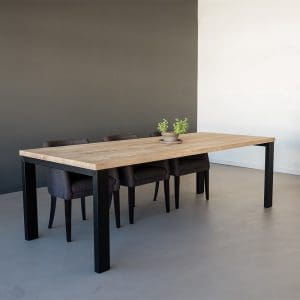Eiken eettafel recht met stalen N poot