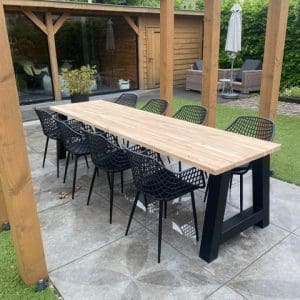 Eiken tafel rechtbekand Nano + A zwart stalen poot