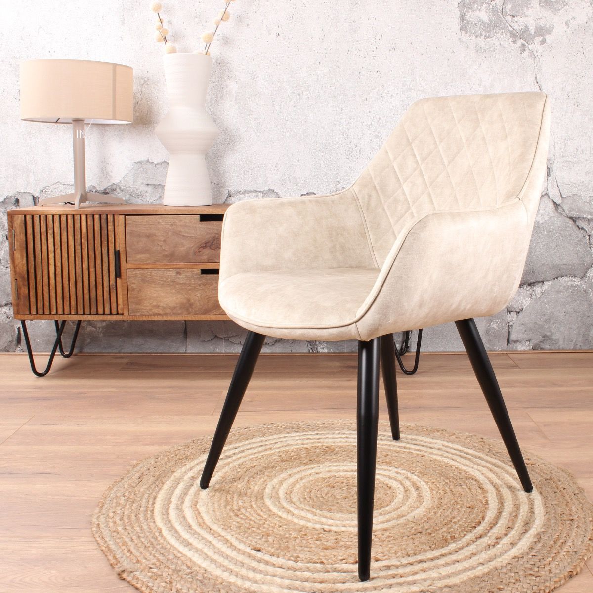 Lia eetkamerstoel vintage ivoor